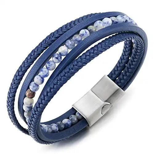 Une image de Le bracelet COOLSTEELANDBEYOND Multi-Brin Bleu Foncé Pierres Perle Chaîne Tressé en Cuir est le cadeau idéal pour votre petite amie créative qui adore les bijoux